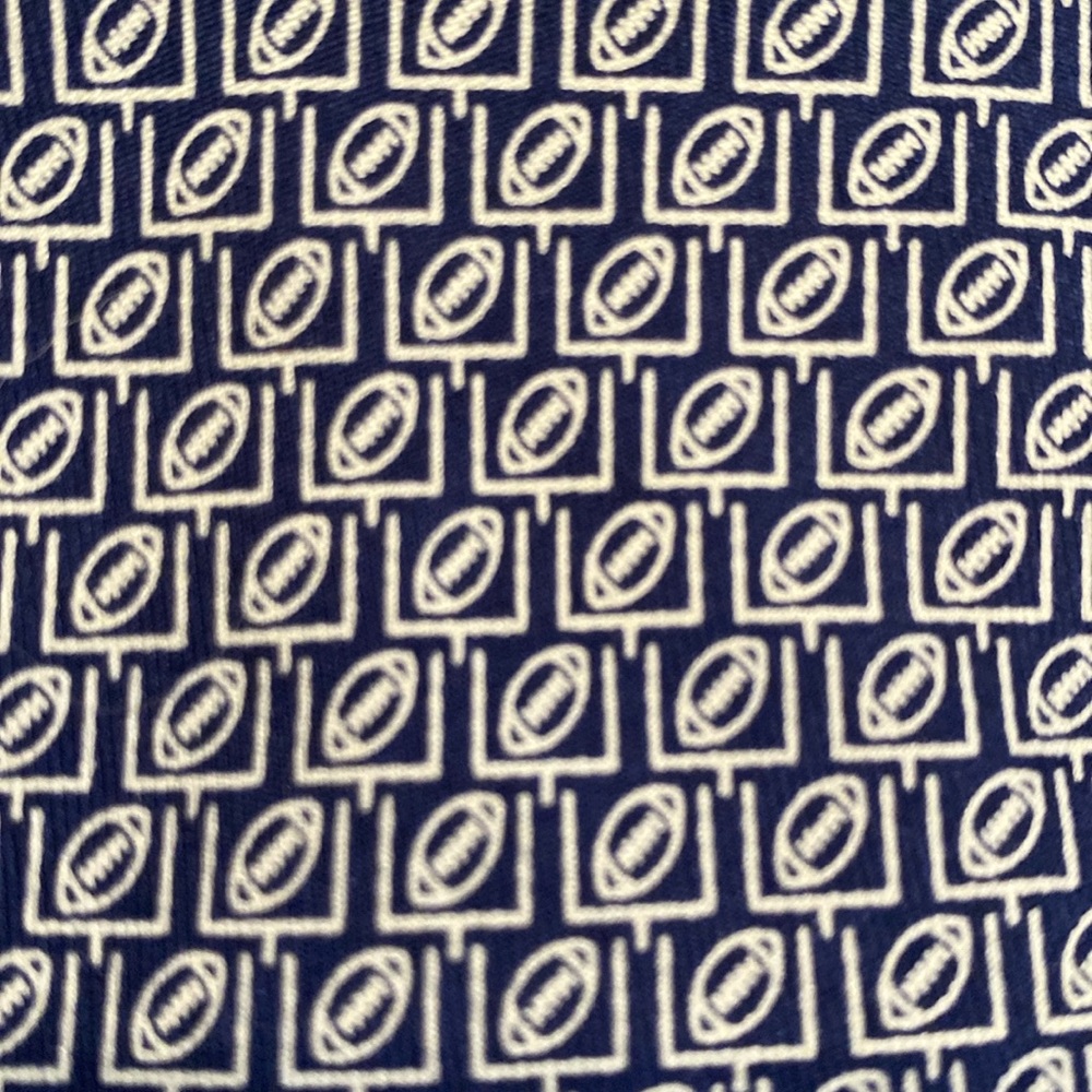 Vineyard Vines Blue Football Classic Men’s Tie made in the USA 100% Silk